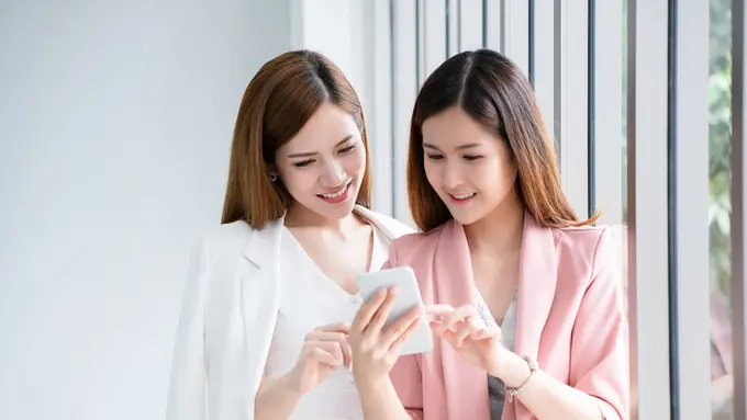 Tips Tampil Cantik Luar Dalam Saat Kembali WFO, Biar Makin Percaya Diri dan On Point