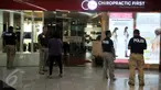 Ditreskrimum Polda Metro Jaya mendatangi klinik Chiropractic First di FX Senayan, Jakarta, Kamis (7/1). Dinkes DKI bersama Polda Metro Jaya menyegel sejumlah cabang klinik Chiropractic First yang diduga melakukan malapraktik. (Liputan6.com/Gempur M Surya)