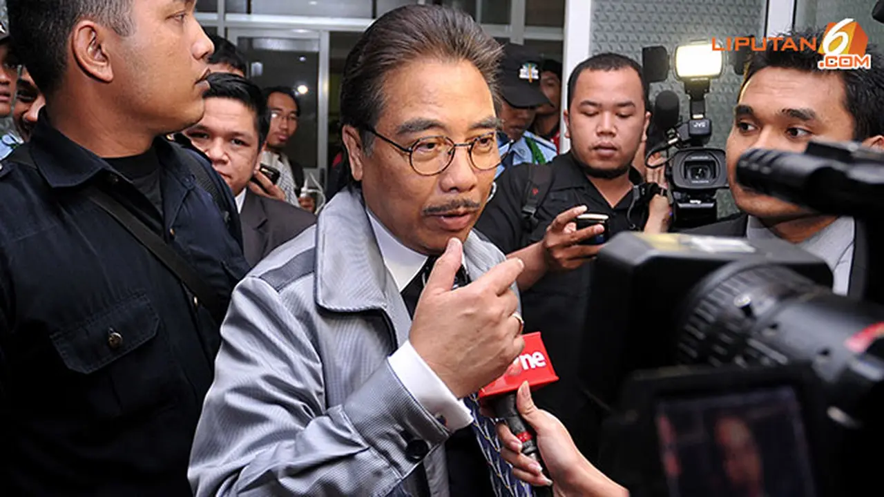 hotma-sitompul-di-pengadilan-130307b.jpg