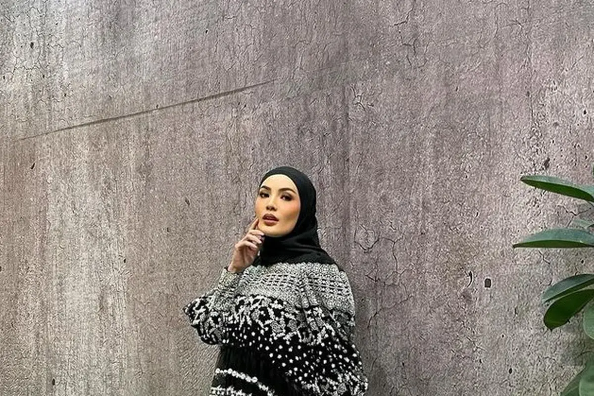 Baju Lebaran Model Dress yang Santun nan Elegan