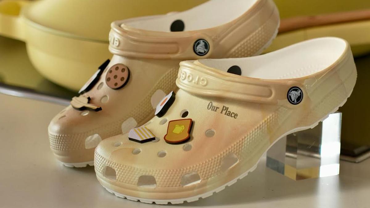 Fenomena Sandal Crocs, Alas Kaki Super Nyaman yang Mendunia