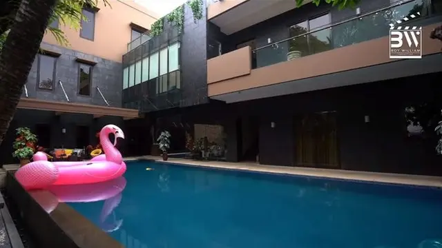 Tagihan Listrik Capai Rp100 Juta Per Bulan, Ini 8 Potret Megah Rumah Jennifer Jill