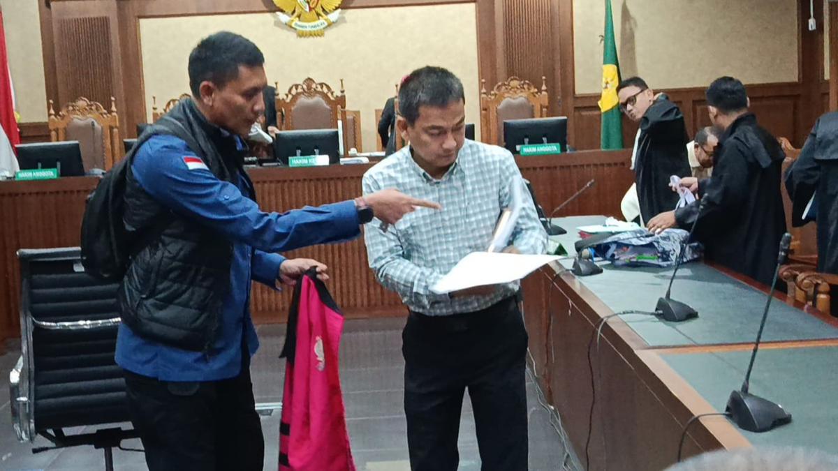 Fakta di Balik Dakwaan Rp 4,8 Miliar Eks Ketua Ombudsman Hery Susanto