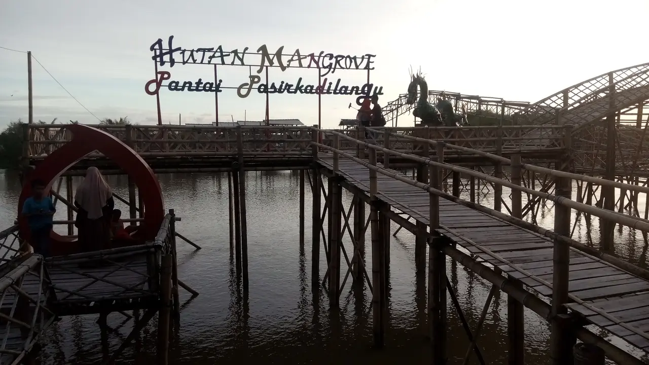 Pantai di sisi barat Kulonprogo