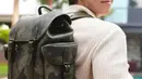 Hitch Backpack In Signature Camo Print Untuk para pria petualang, tas Hitch Backpack menjadi pilihan dari Coach karena memadukan gaya kasual dan fungsionalitas secara maksimal untuk memuat barang lebih banyak. Tas punggung ini merupakan jawaban untuk gaya hidup modern yang aktif — seperti El Rumi. [Coach]