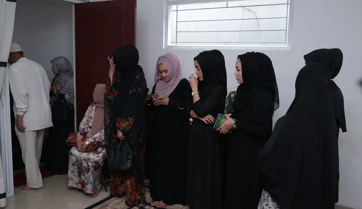 Rencananya, jenazah Ibunda Jane Shalimar akan dimakamkan di TPU Karet Bivak, Jakarta Pusat, bada Shalat Dzuhur. (Adrian Putra/Bintang.com)