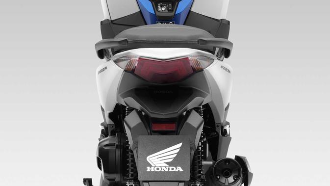 Honda Forza 125 dirancang mampu berakselerasi di segala medan dengan kapasitas kompartemen yang luas.