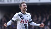 Video highlights gol ke-3 Tottenham Hotspur lewat tendangan luar biasa Christian Eriksen yang memperdaya kiper Sunderland, Sabtu (16/1/2016)