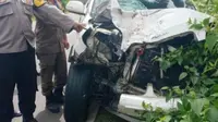 Mobil Tabrak Sepeda Motor di Jalur Lintas Selatan Garut, Satu Keluarga Pemotor Tewas