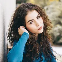 rambut keriting | unsplash.com