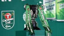 Trofi Carabao Cup. (Lillian SUWANRUMPHA / AFP)