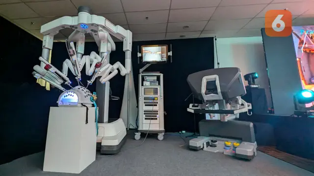 Unik, Pita Peresmian Hospital Picaso Malaysia Digunting dengan Bantuan Robot Bedah, Petaling Jaya, Malaysia, Rabu (26/11/2025). Foto: Liputan6.com/Ade Nasihudin.