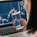 Bursa Rontok, Investor Ritel Boncos: Ini Kisah-Kisah Mereka