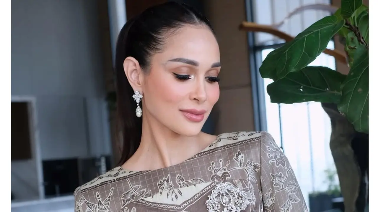 Model Baju Batik Loemongga Haoemasan, Jadi Inspirasi Gaya Formal dan Elegan Istri Menteri