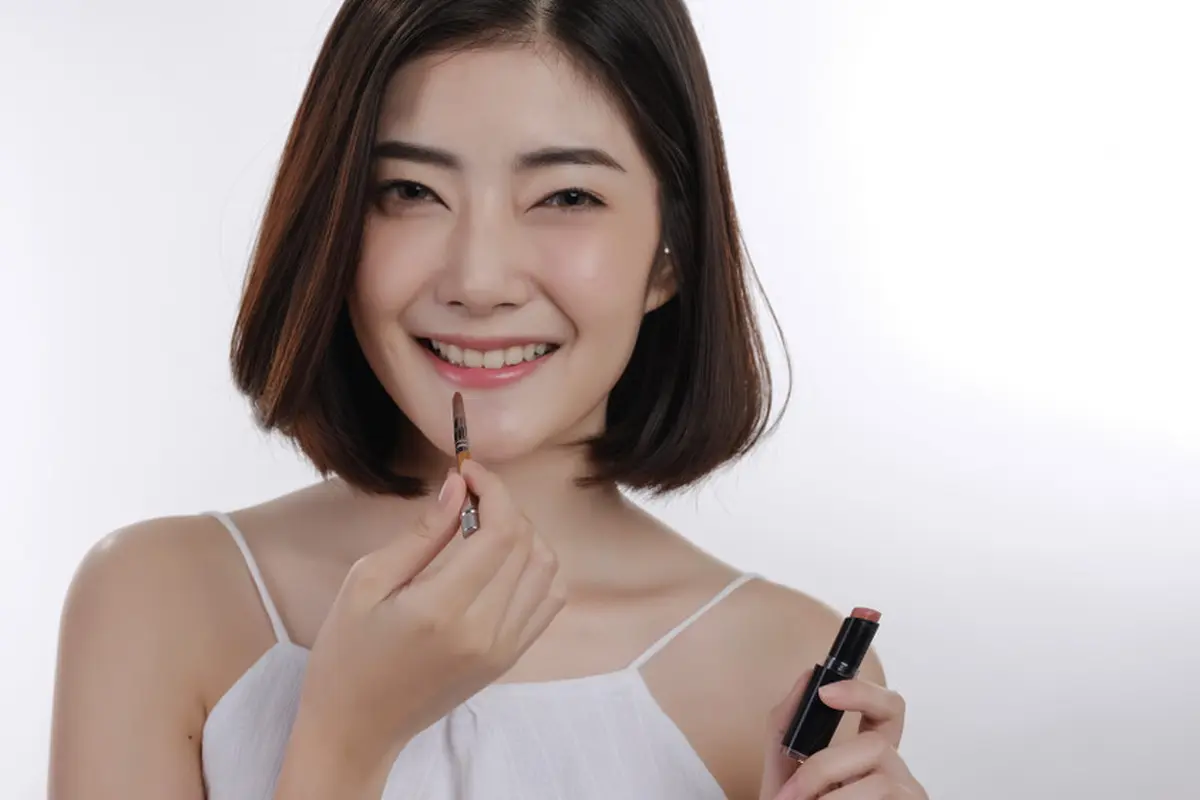 lipstik-kezo
