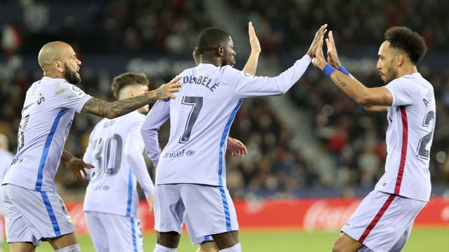 FOTO: Barcelona Menang Dramatis Lawan Levante