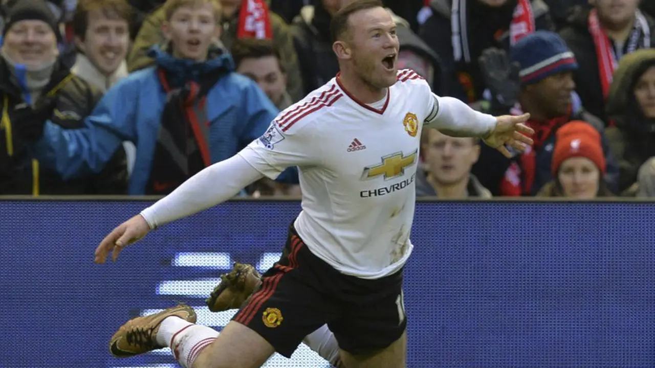 Rooney Cetak Gol Kemenangan MU Sekaligus Pecahkan Rekor