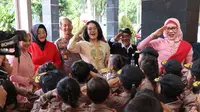 Direktur Tindak Pidana PPA dan PPO Bareskrim Polri, Brigjen Pol. Dr. Nurul Azizah berikan atensi khusus di Kabupaten Jepara dengan kampanye -Rise And Speak- Berani Bicara. (Liputan6.com/Arief Pramono)