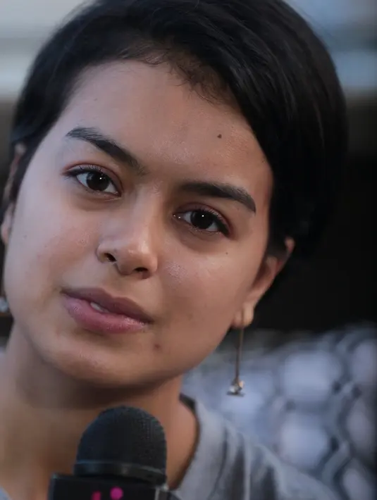 "Menurut saya walaupun ini kita tinggal di dunia modern, bukan berarti wanita tidak punya privileges dan right yang sama dengan Laki-laki," ungkapnya saat ditemui di kawasan Sarinah, Jakarta Pusat, Kamis (20/4/2017). (Adrian Putra/Bintang.com)