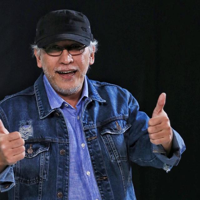 Lirik Lagu Siang Seberang Istana Iwan Fals Ragam Bola Com Rindang pohon jalan menunggu rela. lirik lagu siang seberang istana iwan