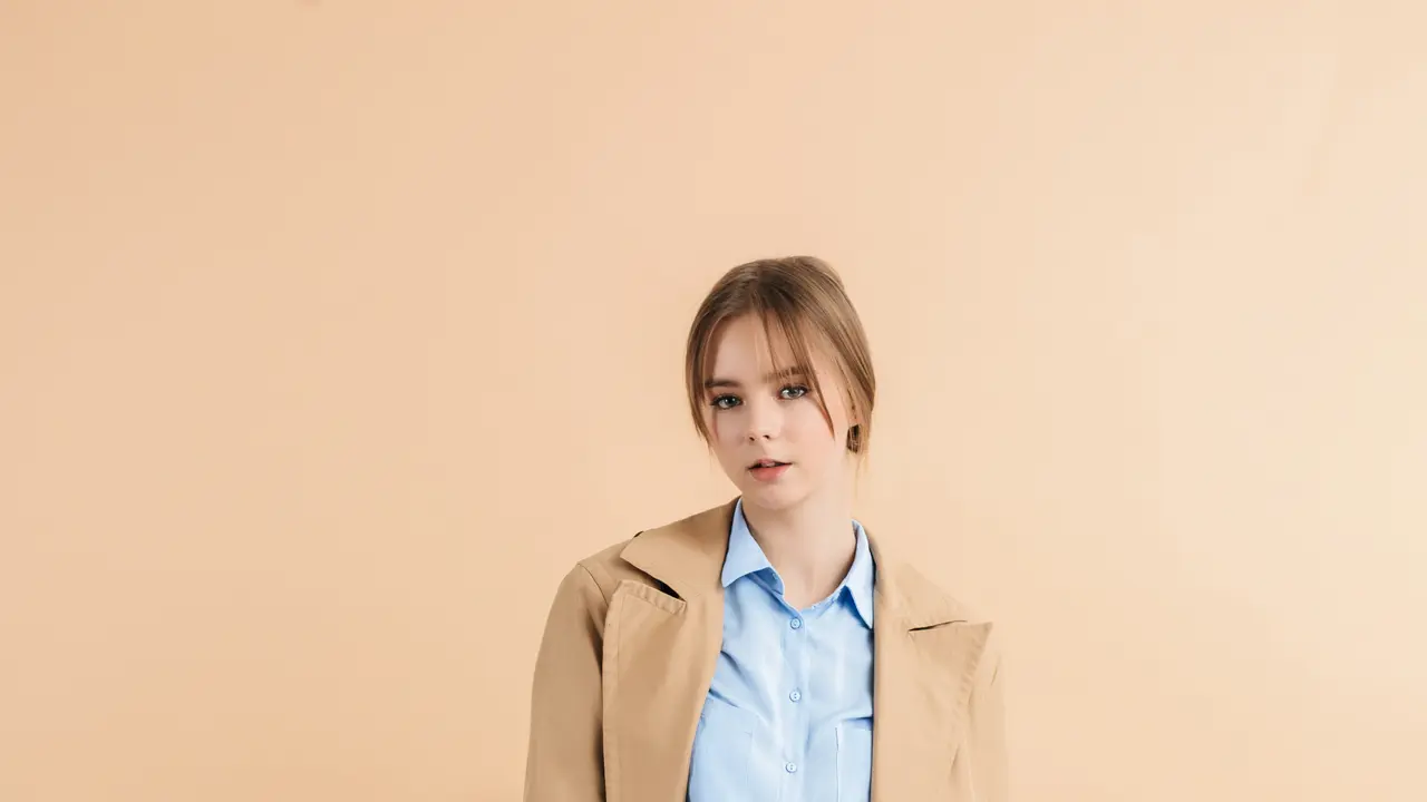 5 Ide Layering Outfit Ngampus Biar Nggak Monoton (photo by freepik.com)