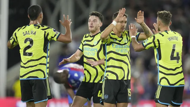 Foto: Takehiro Tomiyasu Diusir wasit, Arsenal Tumbangkan Crystal Palace di Pekan Kedua Liga Inggris 2023 / 2024