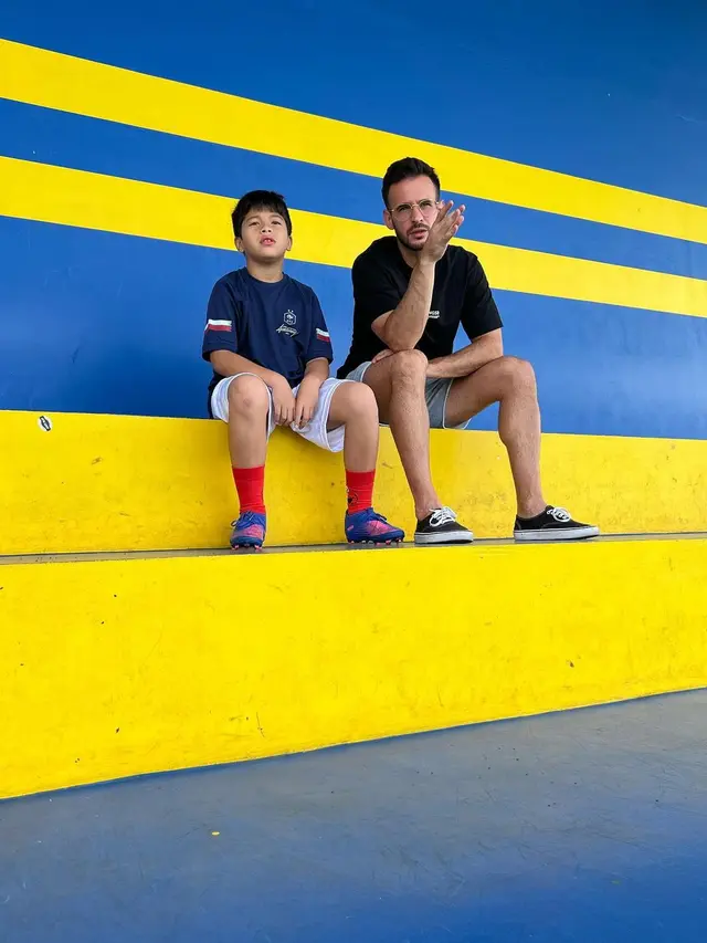 [Fimela] 6 Potret Azka Anak Nikita Mirzani Saat Diajak Billy Syahputra Main Sepak Bola