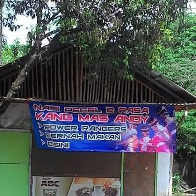 6 Konsep Spanduk Tidak Berkaitan dengan yang Dijual Ini Nyeleneh, Kocak