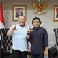 Komedian Alfiansyah Bustami atau Komeng menemui Ketua DPD RI, AA LaNyalla Mahmud Mattalitti, Rabu (31/5/2023) malam, untuk menyampaikan ia tengah mencalonkan diri jadi anggota DPD RI dari dapil Jawa Barat. (Ist)