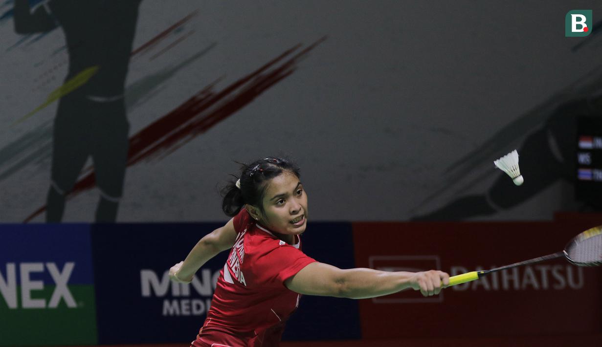 Menjadi satu-satunya wakil tersisa di nomor tunggal putri, Gregoria Mariska Tunjung akhirnya terhenti di babak 16 besar usai kalah rubber game 21-23, 22-20 dan 11-21 dari unggulan ke-4 asal India, Pusarla Shindu dalam salah satu laga terpanjang di babak 16 besar selama 71 menit. (Bola.com/Ikhwan Yanuar)