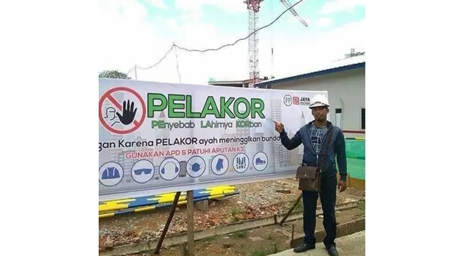 6 Spanduk Singkatan di Tempat Umum Ini Bikin Mikir Keras