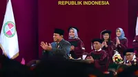 Presiden Prabowo Subianto&nbsp;saat menghadiri Sidang Senat Terbuka Wisuda 521 Sarjana Universitas Kebangsaan Republik Indonesia (UKRI) di Bandung, Jawa Barat, Sabtu (18/10/2025). (Biro Pers Sekretariat Presiden)
