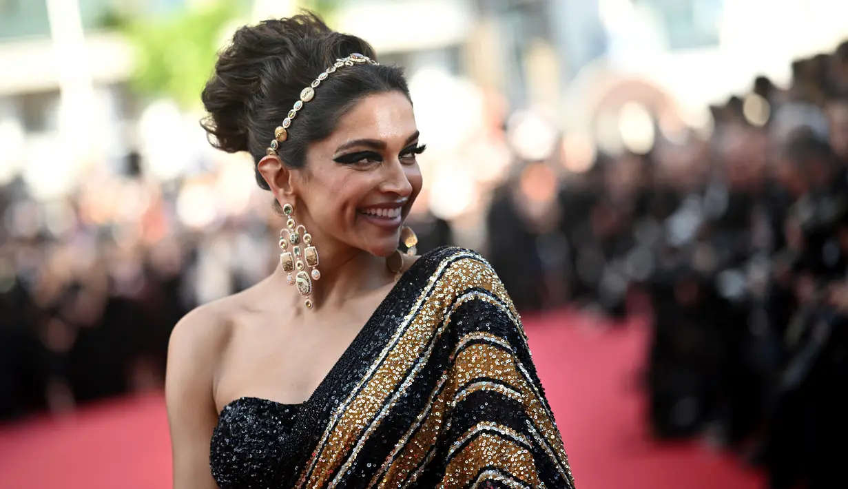 FOTO: Cantiknya Deepika Padukone di Karpet Merah Cannes - Foto Liputan6.com