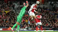 Pemain Arsenal, Kai Havertz, mencetak gol ke gawang Paris Saint-Germain (PSG) pada laga Liga Champions 2024/2025 di Emirates Stadium, Rabu (2/10/2024). (AFP/Adrian Dennis)