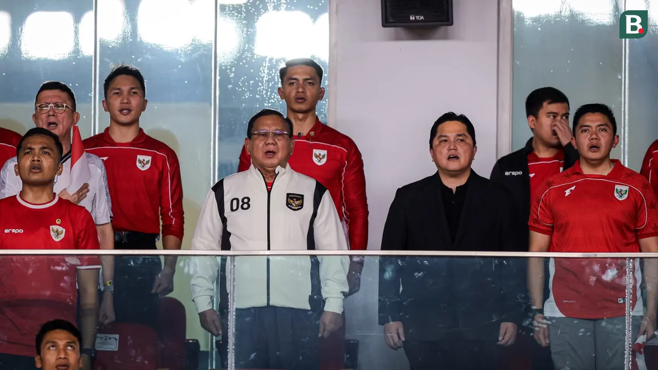 Presiden Prabowo Subianto menyaksikan pertandingan Timnas Indonesia Vs Bahrain di Stadion Utama Gelora Bung Karno
