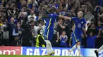 Pemain Chelsea Romelu Lukaku merayakan dengan rekan setimnya Jorginho usai mencetak gol ke gawang Zenit St Petersburg pada pertandingan Grup H Liga Champions di Stadion Stamford Bridge, London, Inggris, Selasa (14/9/2021). Chelsea menang 1-0. (AP Photo/Kirsty Wigglesworth)