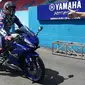 Meverick Vinales mencoba all new Yamaha YZF-R15 di Sirkuit Internasional Sentul (Rio/Liputan6.com)