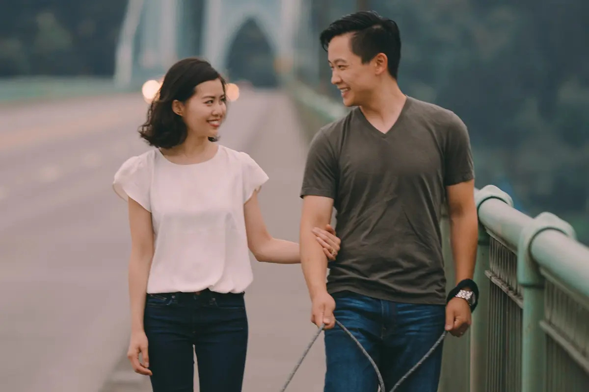 pasangan bahagia