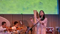 Pertunjukan musik bertajuk Tentang Perempuan dipersembahkan Mesty Ariotedjo bagi seluruh perempuan Indonesia