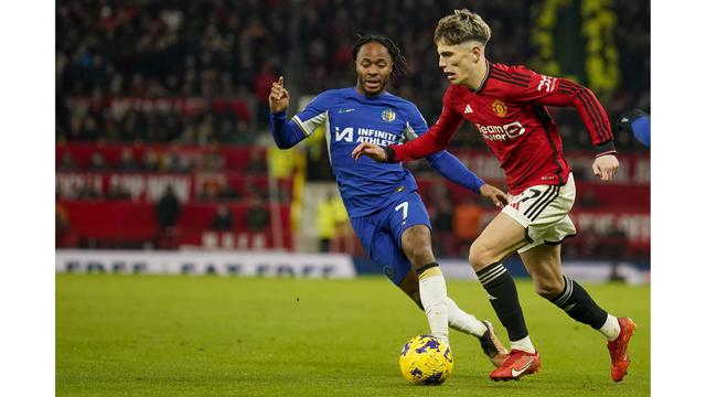 Foto: Garnacho Hampir Cetak Gol Indah Lagi Lewat Tendangan Salto ke Gawang Chelsea, Tapi Kali ini Bolanya ke Langit