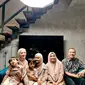 Inara Rusli kunjungi rumah Ustaz Felix Siauw dan Ummu Alila (Sumber: Instagram/mommy_starla)