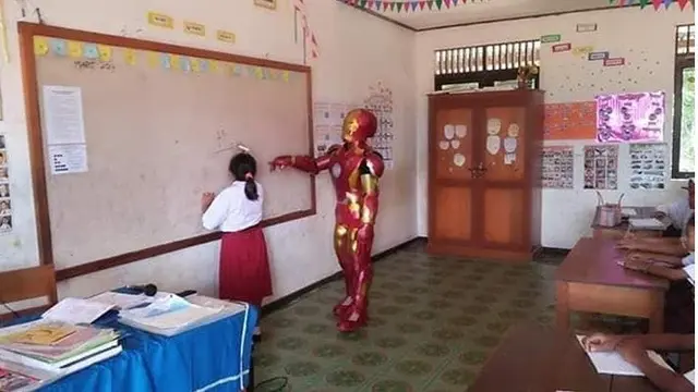 5 Tingkah Laku Guru Nyeleneh Di Dalam Kelas Ini Greget Banget