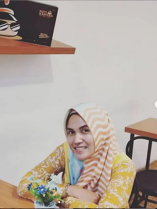 6 Potret Nana Mahliana, Istri Clift Sangra yang Telah 12 Tahun Bersama