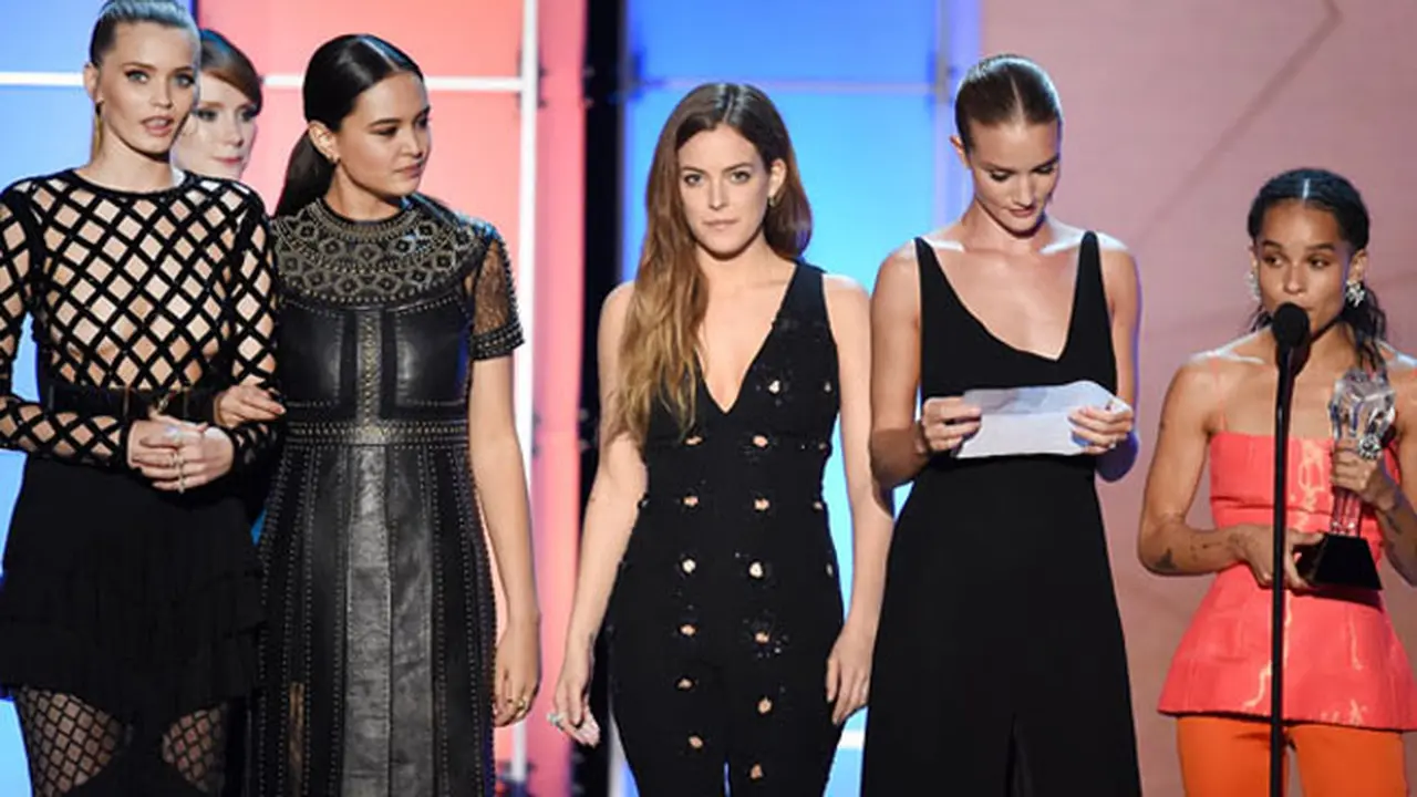 Zoe Kravitz, Rosie Huntington-Whiteley, Riley Keough, Abbey Lee dan Courtney Eaton
