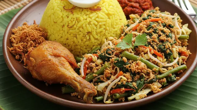 Nasi Kuning dengan Urap Sayur