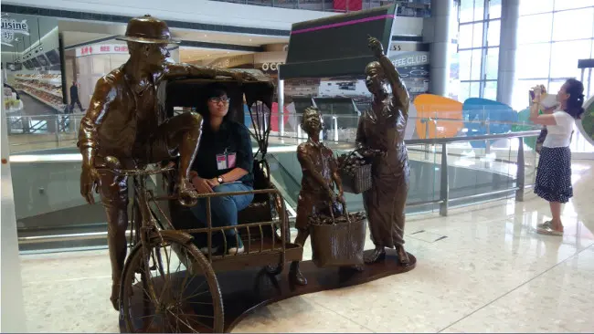 Nuansa tempo dulu di terminal 4 Bandara Changi