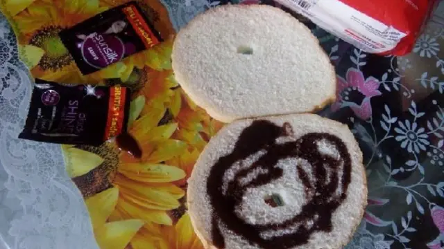 Bukannya Kenyang, Lihat 11 Tingkah Absurd Saat Makan Ini Malah Bikin Ketawa Geli