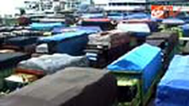 Ribuan Truk Tertahan di Merak