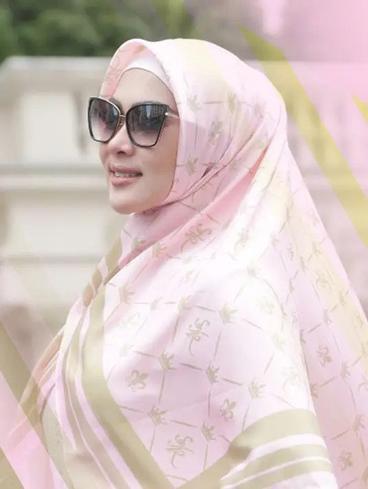 “Sebetulnya kalau suka duka aku lihat, dari tahun lalu, tahun ini sama aja ya kalau proses Pekerjaan. Tapi kalau secara spiritual pribadi kayaknya tahun ini lebih dekat aja sama Allah,” lanjutnya menuturkan. (Instagram/princessyahrini)