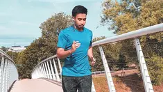 Sebelum dikabarkan positif mengidap kanker ginjal, pelantun lagu 'Nuansa Bening' ini ternyata kerap mengimbangi kesibukan menyanyinya dengan berolahraga. Lewat akun Instagram pribadinya, Vidi suka membagikan kegiatan dia berolahraga bersama teman-temannya. (Liputan6.com/IG/@vidialdiano)